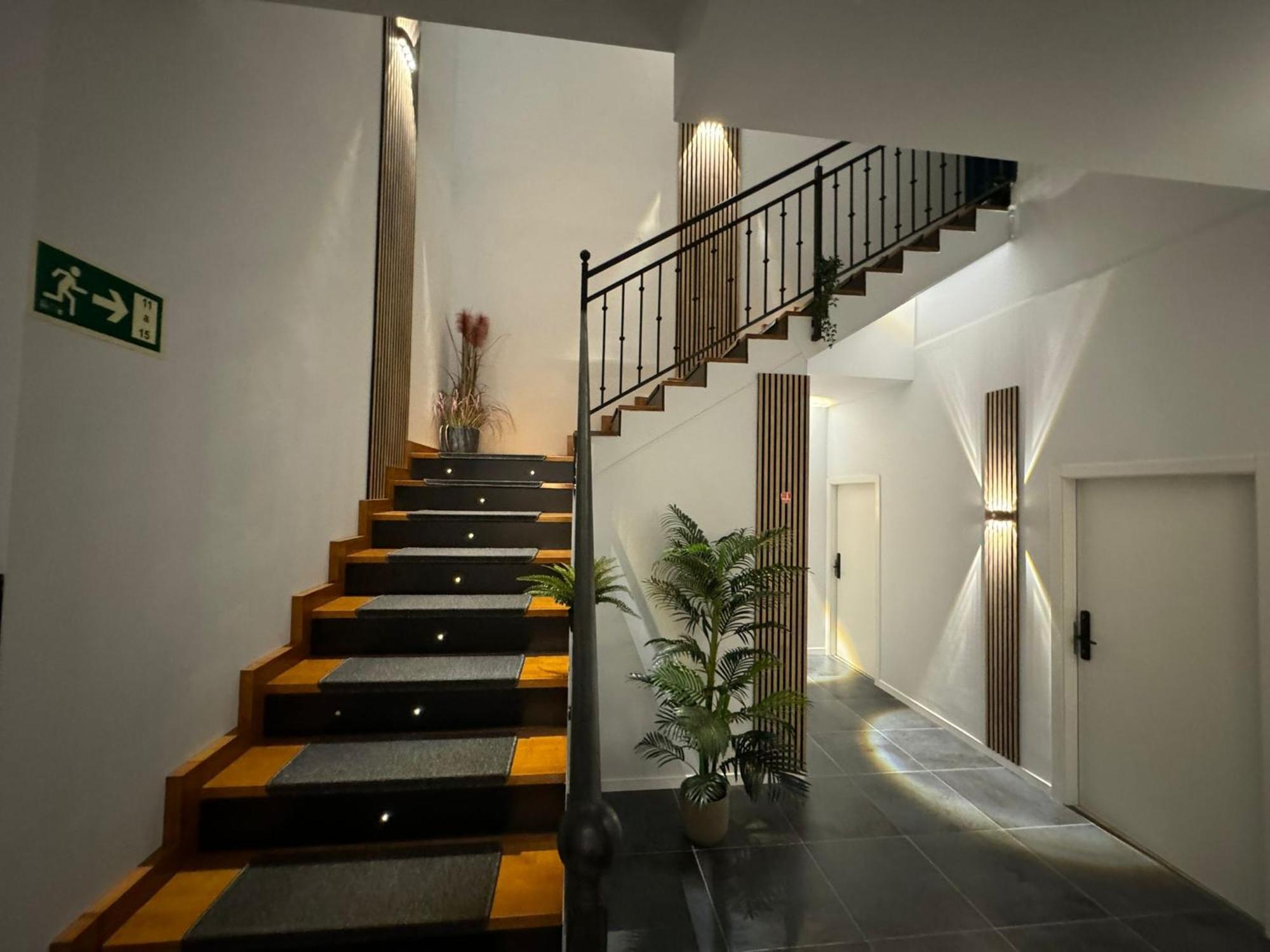 Ynfinity Aparthotel Valencia Exterior photo